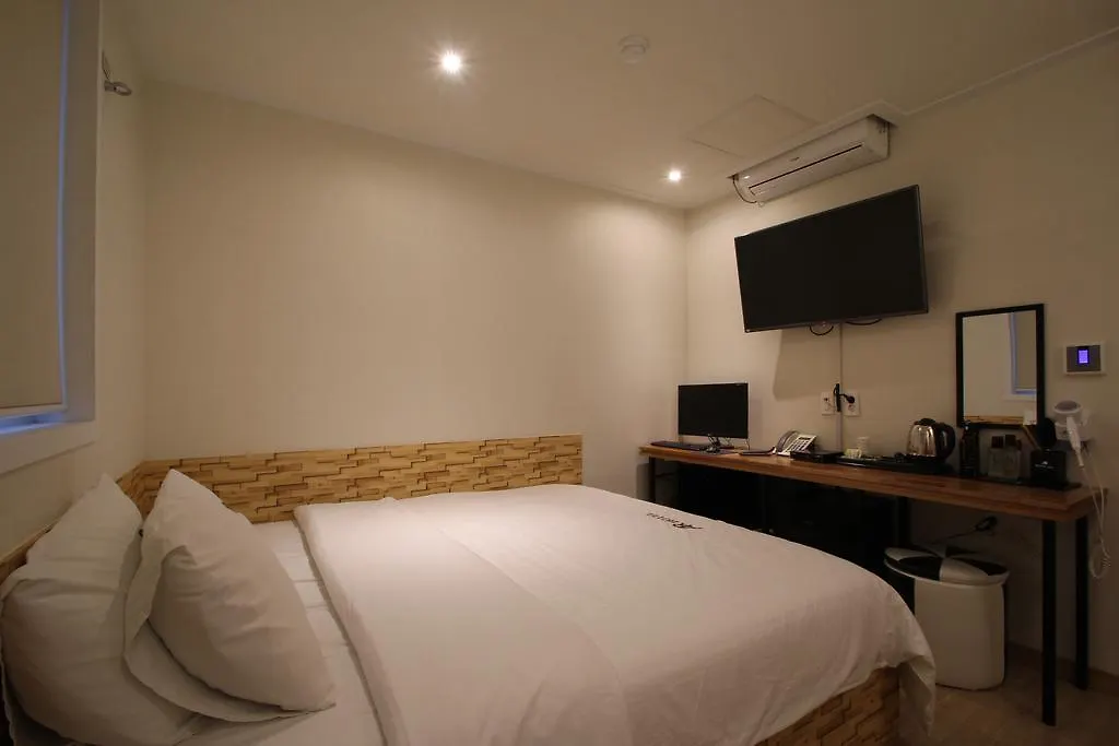 Ara Hotel Пусан 2*,  Южная Корея