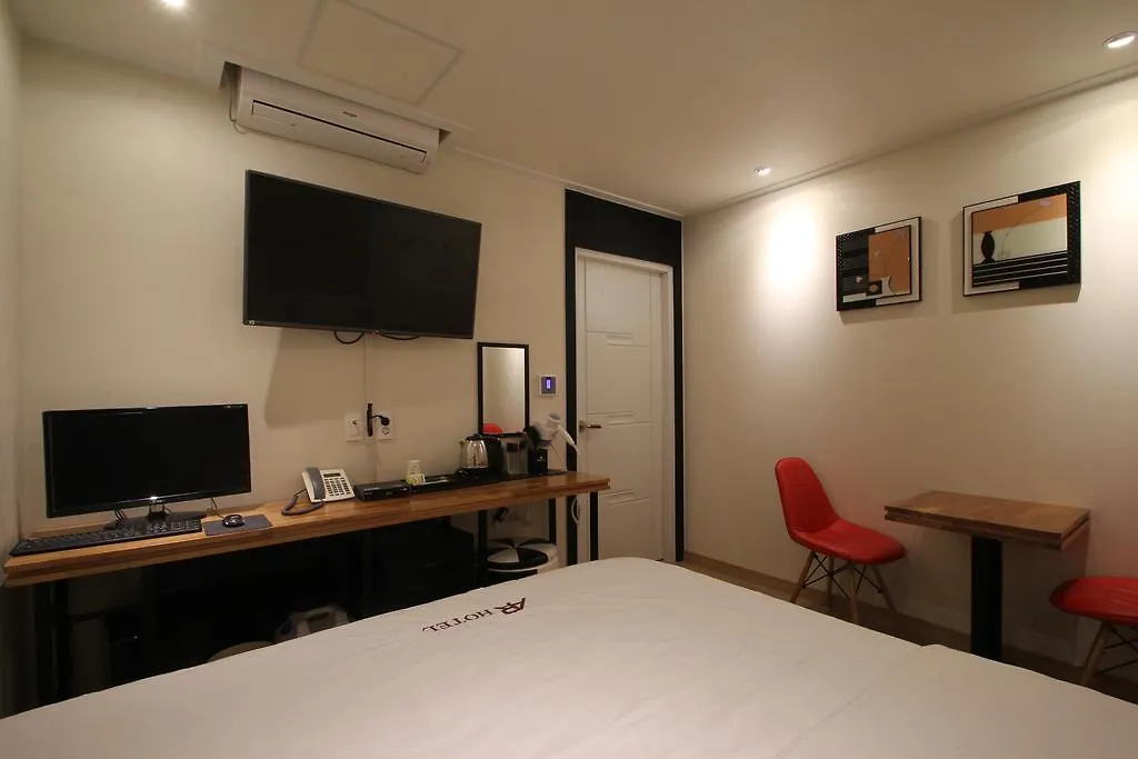 Ara Hotel Busan 2*,